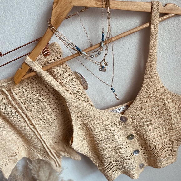 Two Piece Nude Beige Knit Shorts Set Medium - Picture 3 of 6